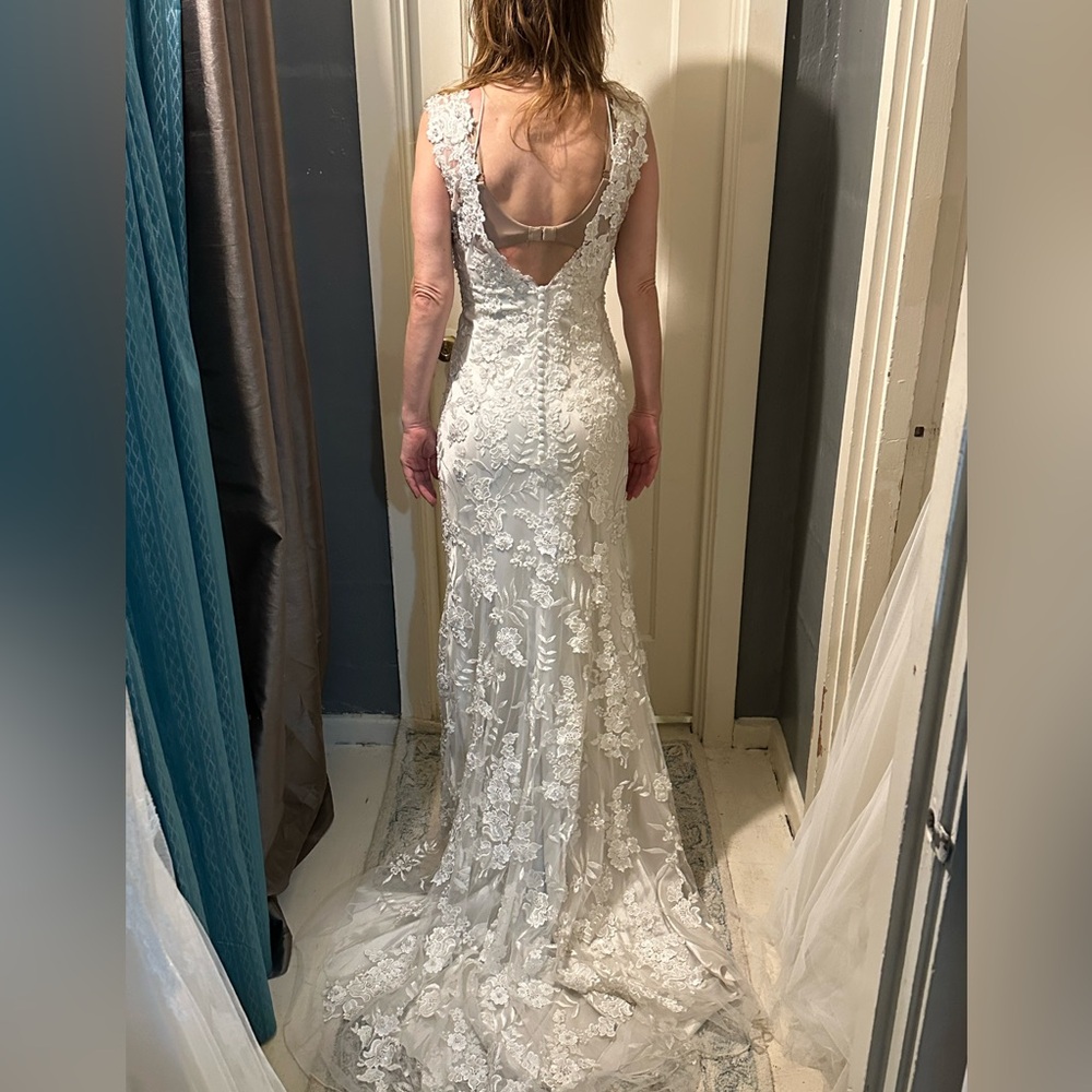 Allure Bridals Ivory Floral Lace Gown - Picture 2 of 16